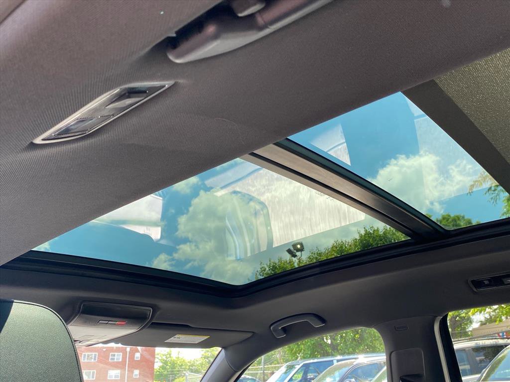 Certified 2023 Volkswagen Atlas Cross Sport SE w/ Panoramic Sunroof Package AWD/4WD image 21