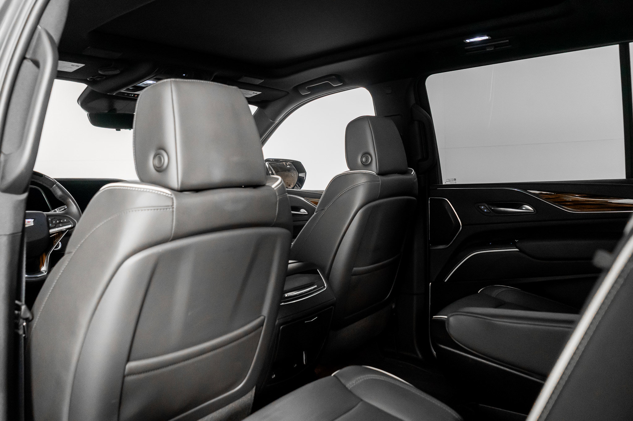 Used 2024 Cadillac Escalade ESV Premium Luxury image 37