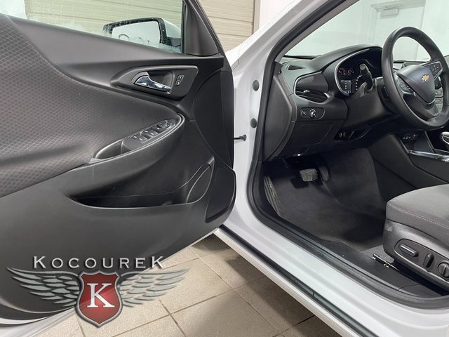 Used 2023 Chevrolet Malibu LT image 10