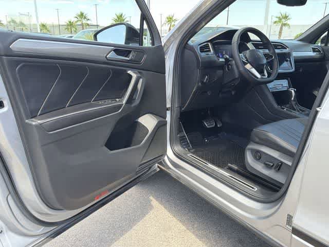 Used 2022 Volkswagen Tiguan SE R-Line FWD image 10