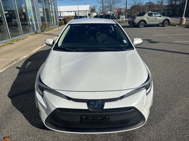 Used 2023 Toyota Corolla LE image 3
