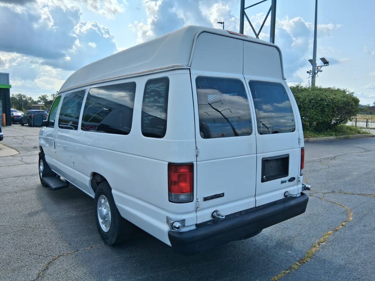 Used 2009 Ford E-250 and Econoline 250 Extended RWD image 7