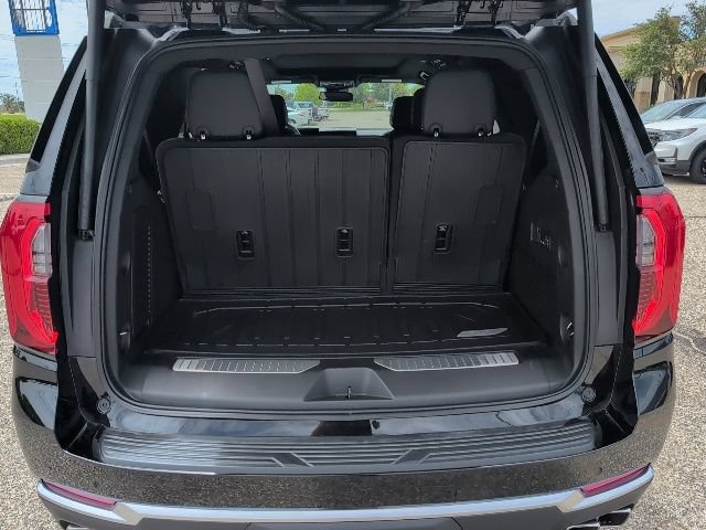 Used 2026 GMC Yukon Denali w/ Sun & Power Step Package AWD/4WD image 23