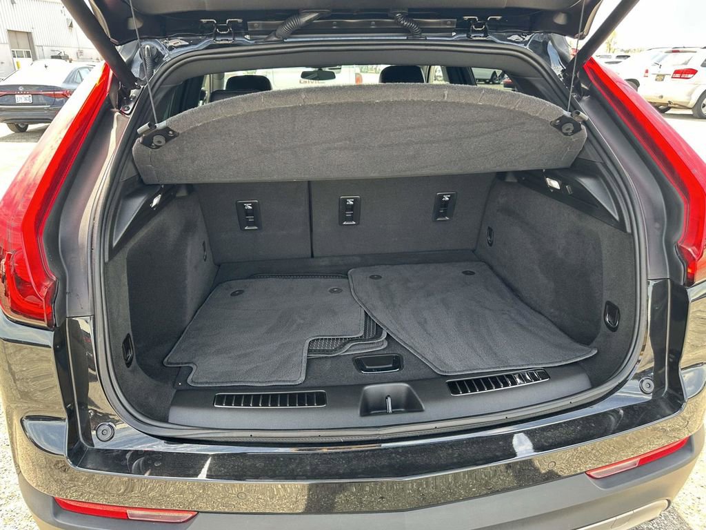 Certified 2023 Cadillac XT4 Premium Luxury w/ Cold Weather Package image 12
