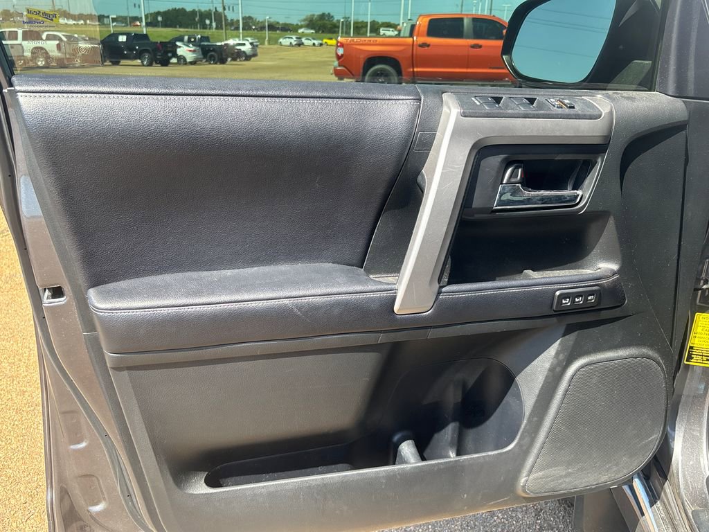 Used 2018 Toyota 4Runner Limited image 5