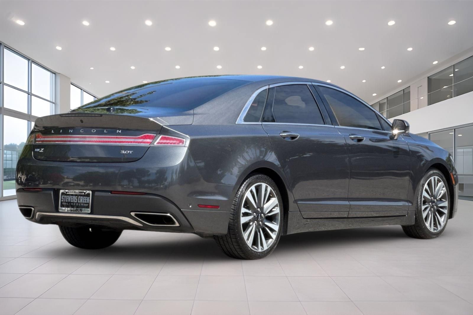 Used 2019 Lincoln MKZ Reserve FWD image 4