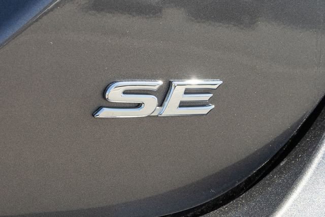Used 2020 Toyota Camry SE FWD image 6