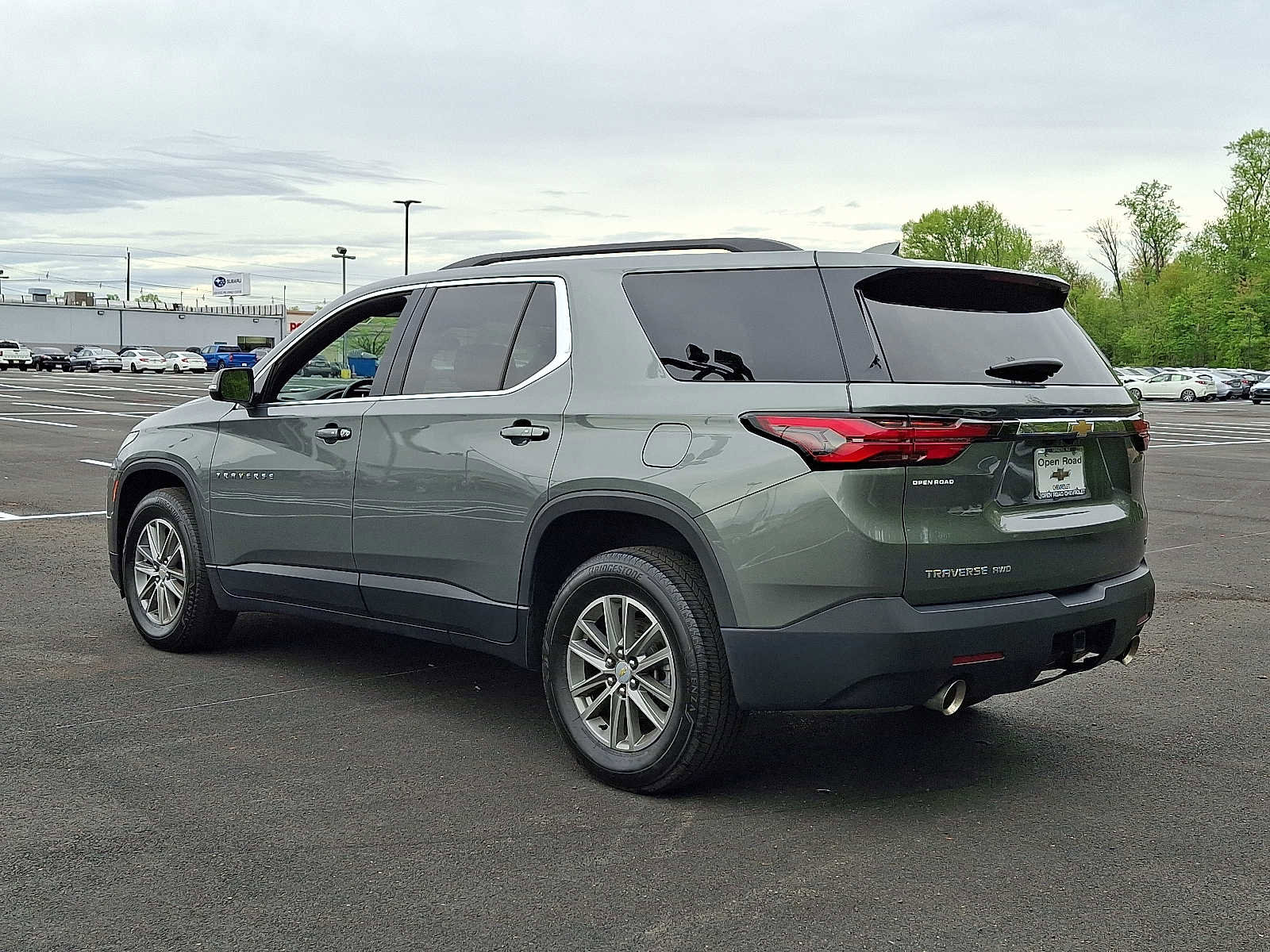 Used 2023 Chevrolet Traverse LT w/ LPO, Roadside Safety Package AWD/4WD image 5