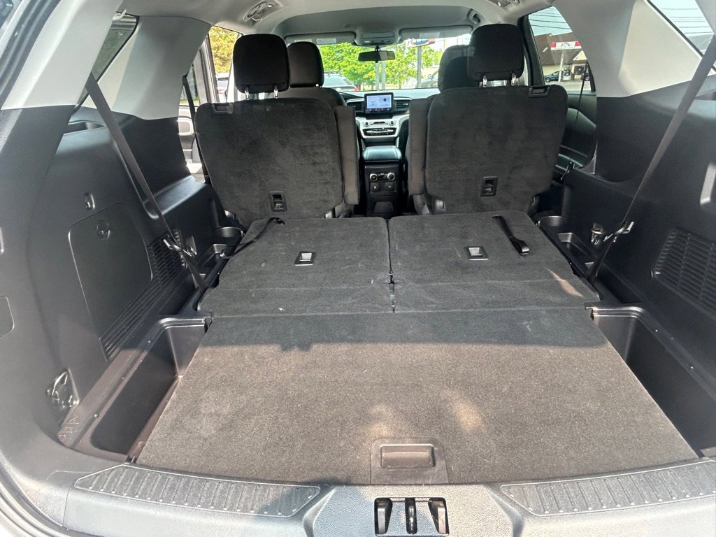 Used 2022 Ford Explorer XLT AWD/4WD image 32