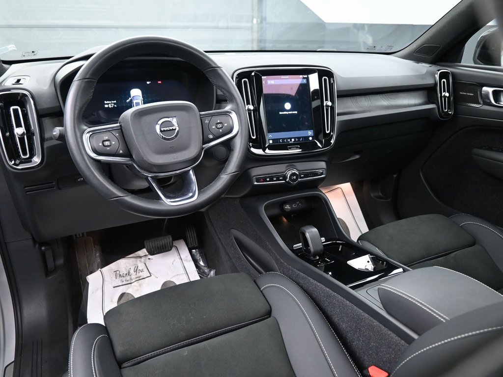 Used 2023 Volvo XC40 Recharge Ultimate w/ Protection Package Premier image 10
