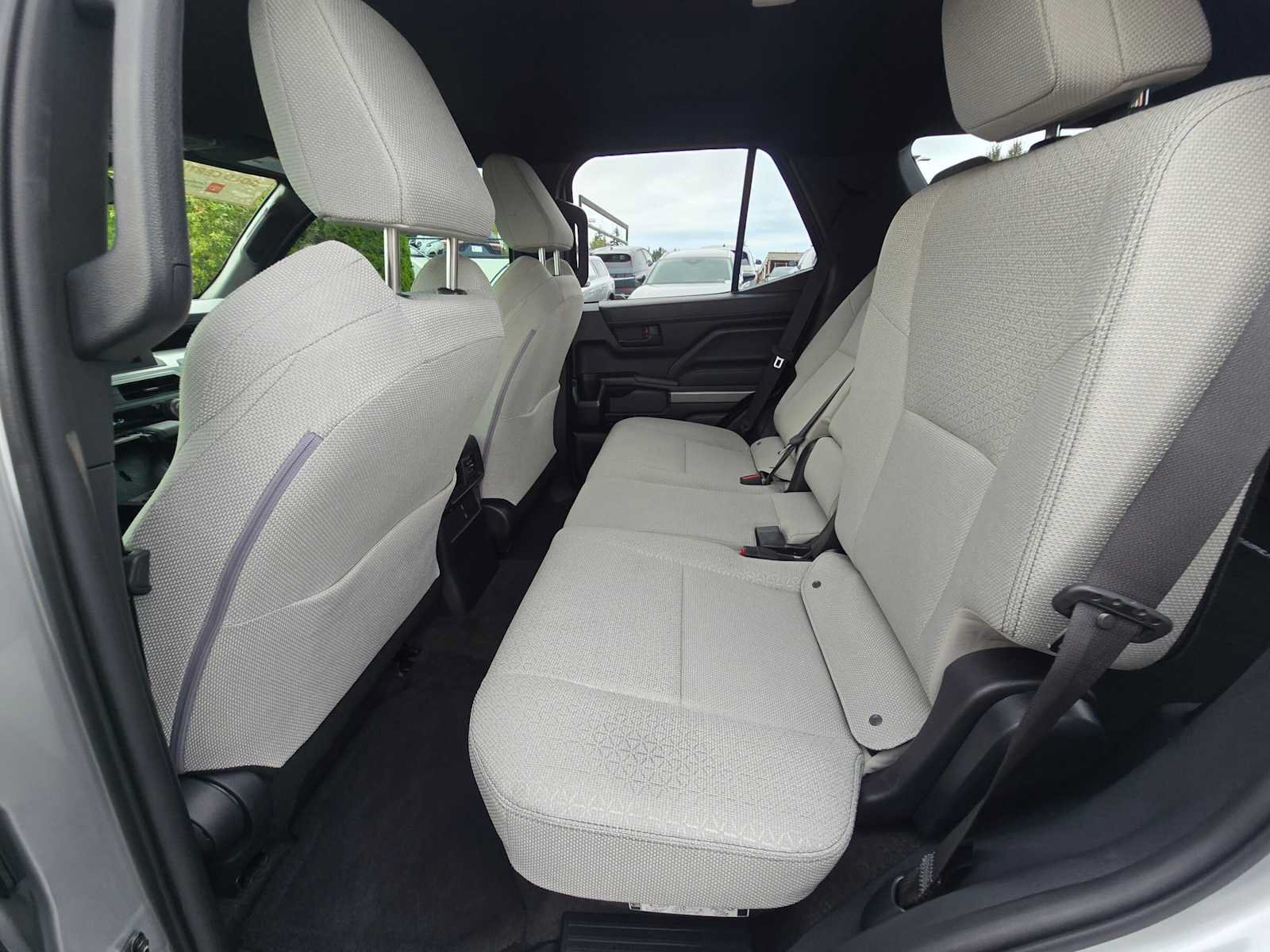 Certified 2025 Toyota 4Runner SR5 AWD/4WD image 16