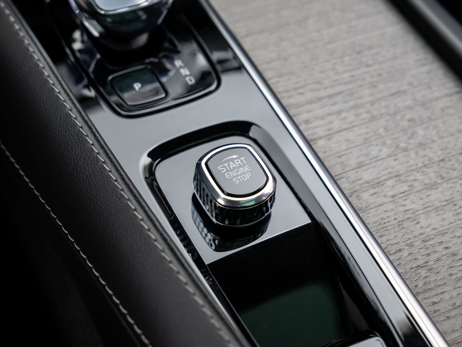 Used 2023 Volvo XC90 B6 Ultimate w/ Protection Package Premier image 22