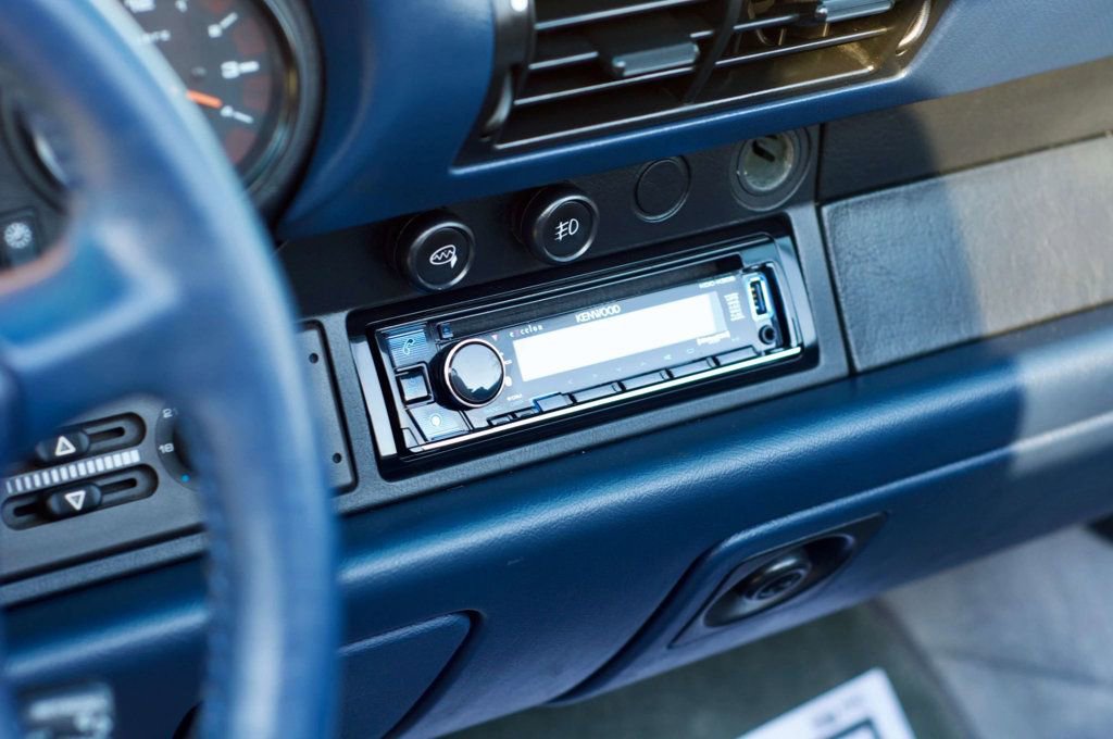 Used 1995 Porsche 911 Carrera image 38