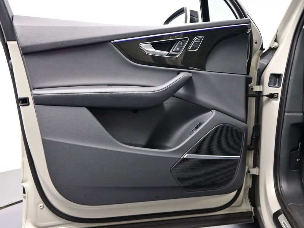 Used 2023 Audi Q7 3.0T Prestige w/ Prestige Package image 12