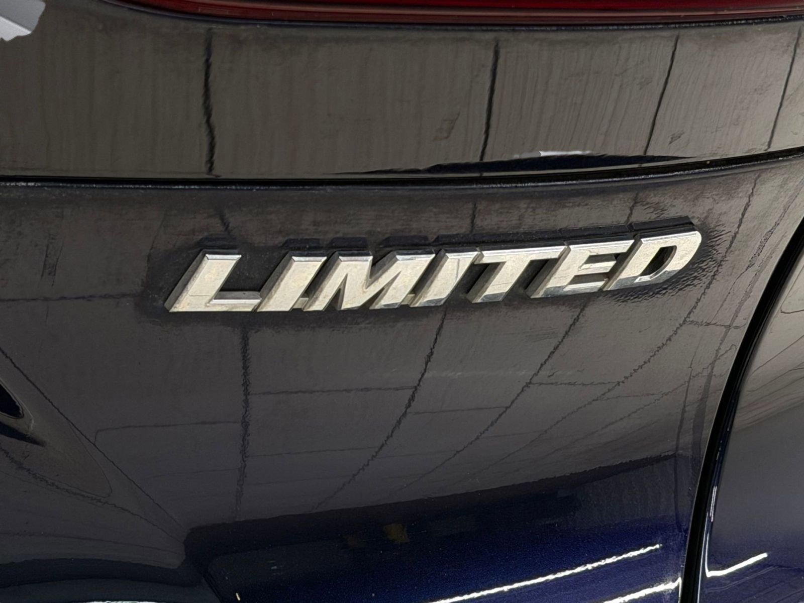 Used 2023 Toyota Venza Limited image 35