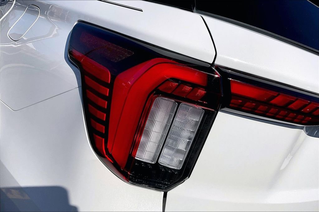 Used 2026 Ford Explorer Platinum image 29