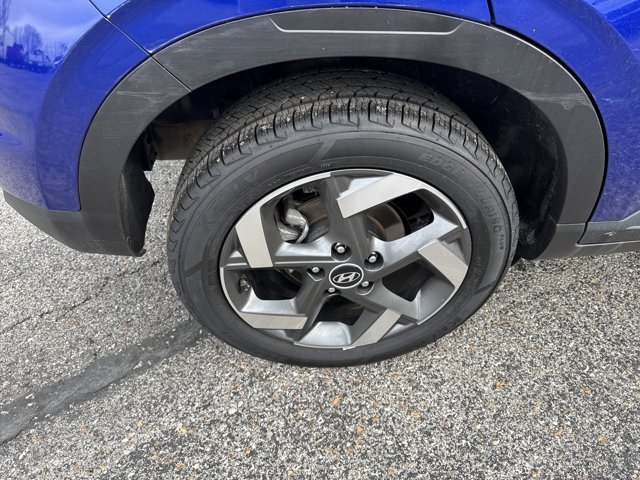 Used 2022 Hyundai Venue Limited image 4