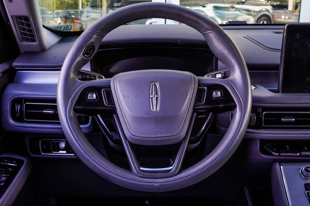 Used 2020 Lincoln Aviator Reserve w/ Equipment Group 201A image 13