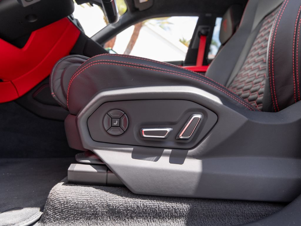 Used 2022 Lamborghini Urus AWD/4WD image 19