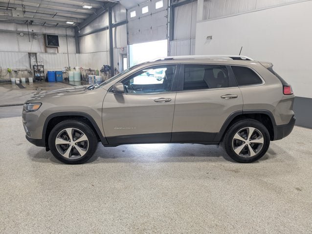 Used 2021 Jeep Cherokee Limited AWD/4WD image 6