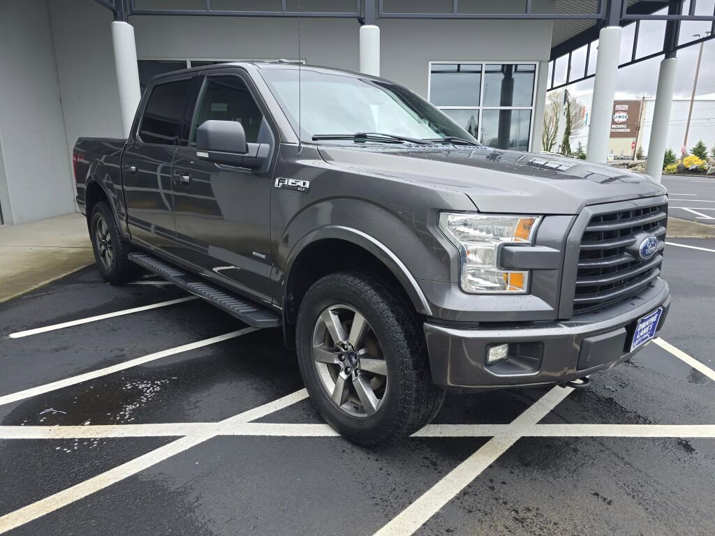 Used 2017 Ford F150 XLT w/ Equipment Group 302A Luxury image 3
