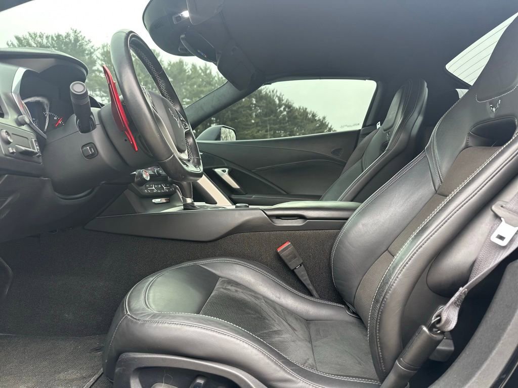 Used 2015 Chevrolet Corvette Z06 w/ 3LZ Preferred Equipment Group image 17