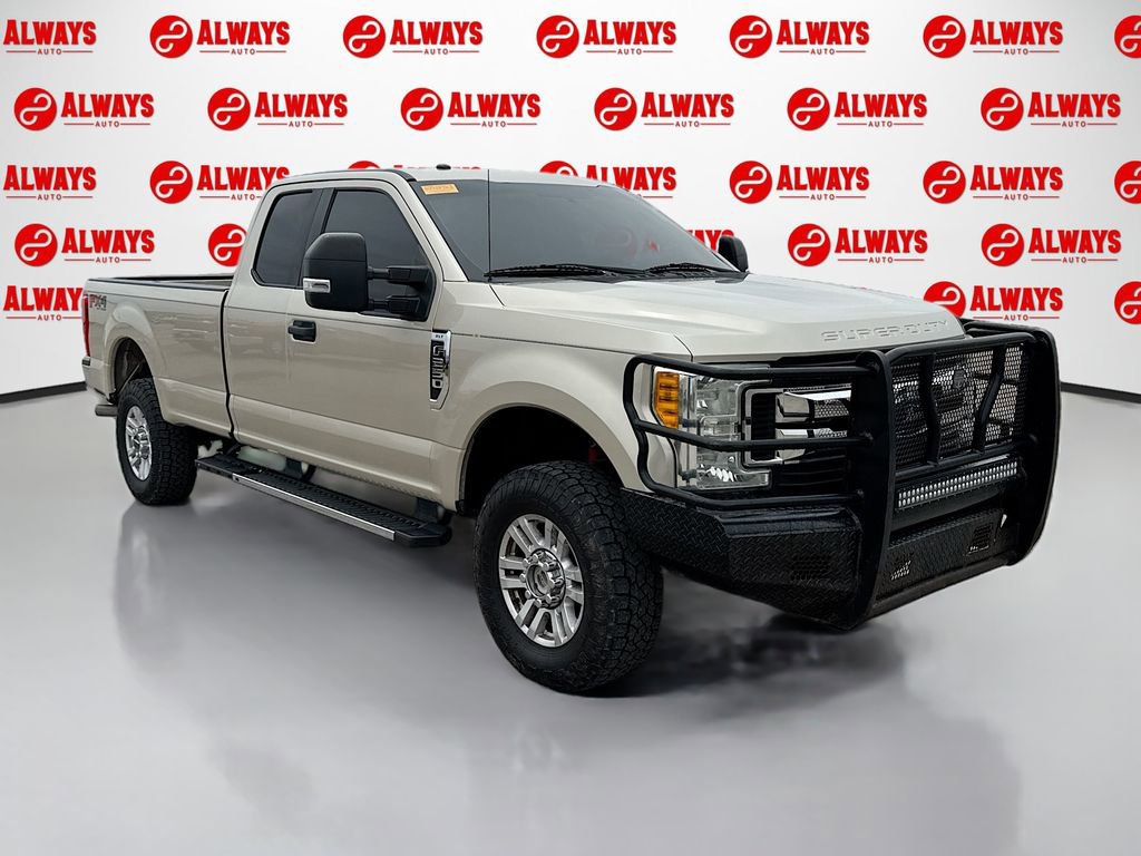 Used 2017 Ford F250 XLT w/ XLT Value Package AWD/4WD image 3