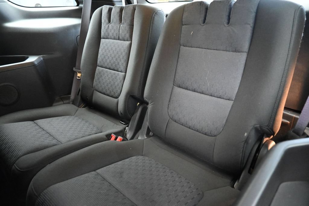Used 2015 Ford Explorer XLT w/ Equipment Group 201B FWD image 16