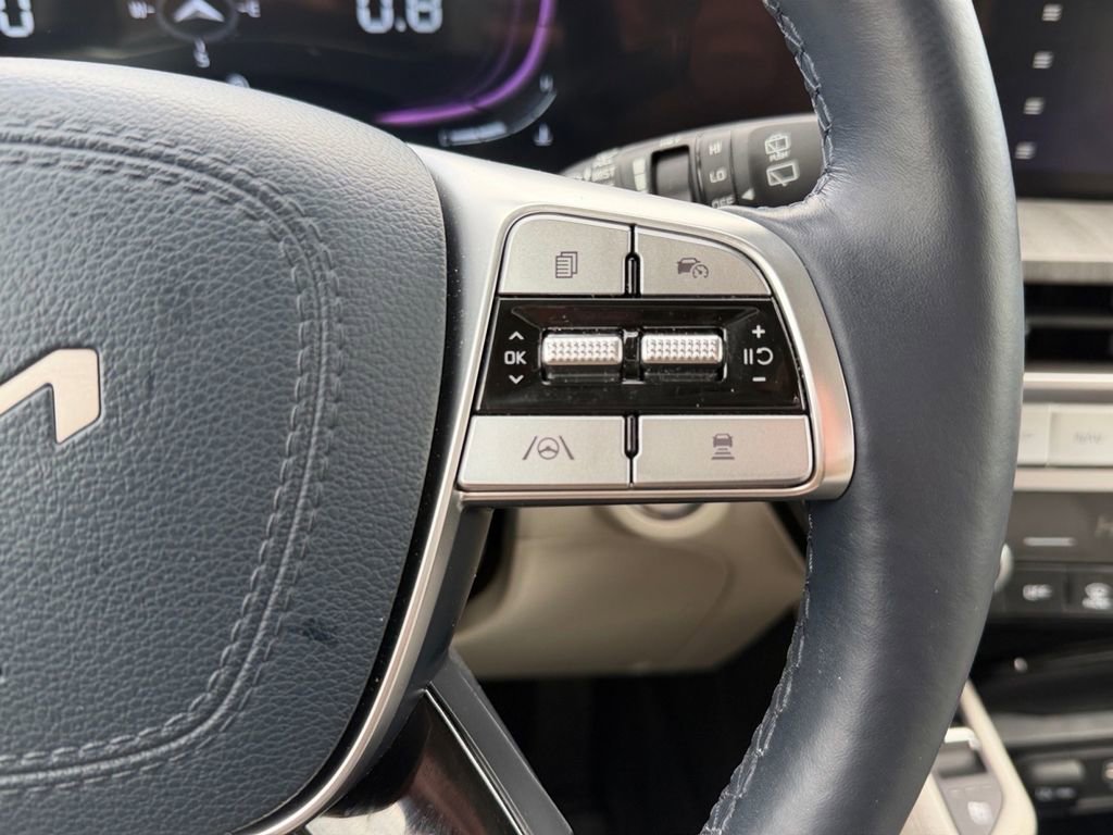 Used 2025 Kia Telluride EX w/ EX Captain's Chair Package image 26