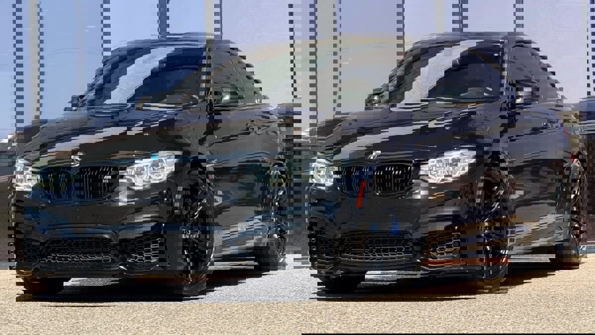 Used 2017 BMW M4 Coupe image 3