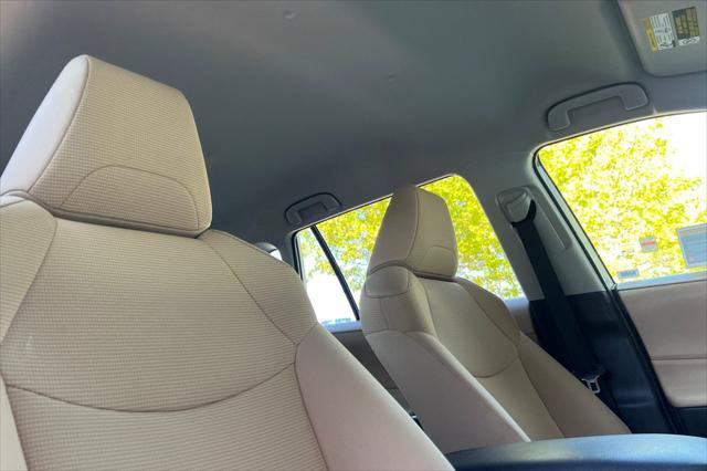 Certified 2020 Toyota RAV4 LE w/ All Weather Liner Package AWD/4WD image 18