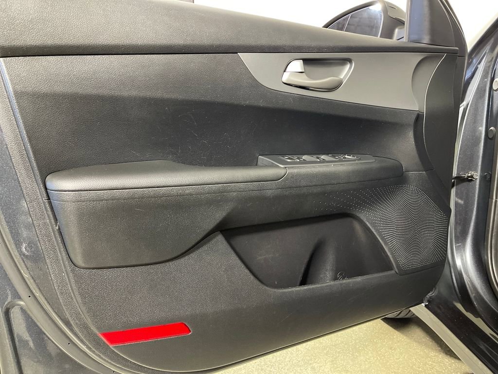 Used 2020 Kia Forte FE image 20