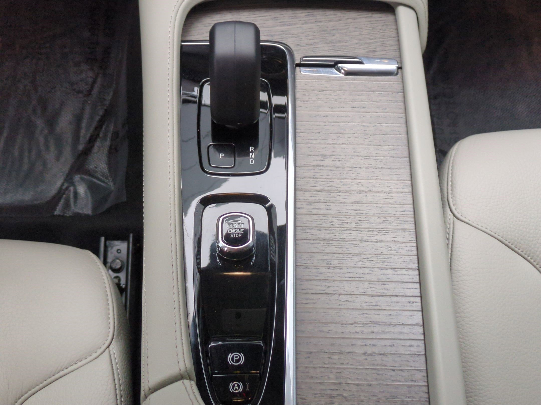 Used 2023 Volvo XC90 B6 Plus w/ Protection Package Premier AWD/4WD image 27