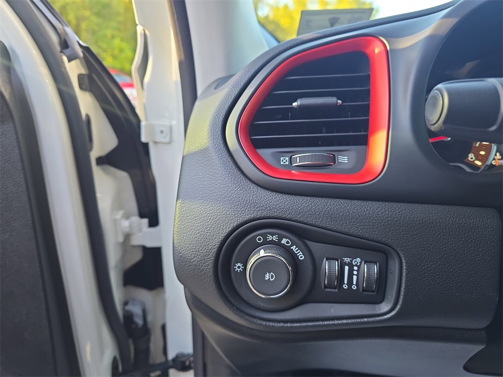 Used 2023 Jeep Renegade Trailhawk w/ Trailhawk Elite Group image 14