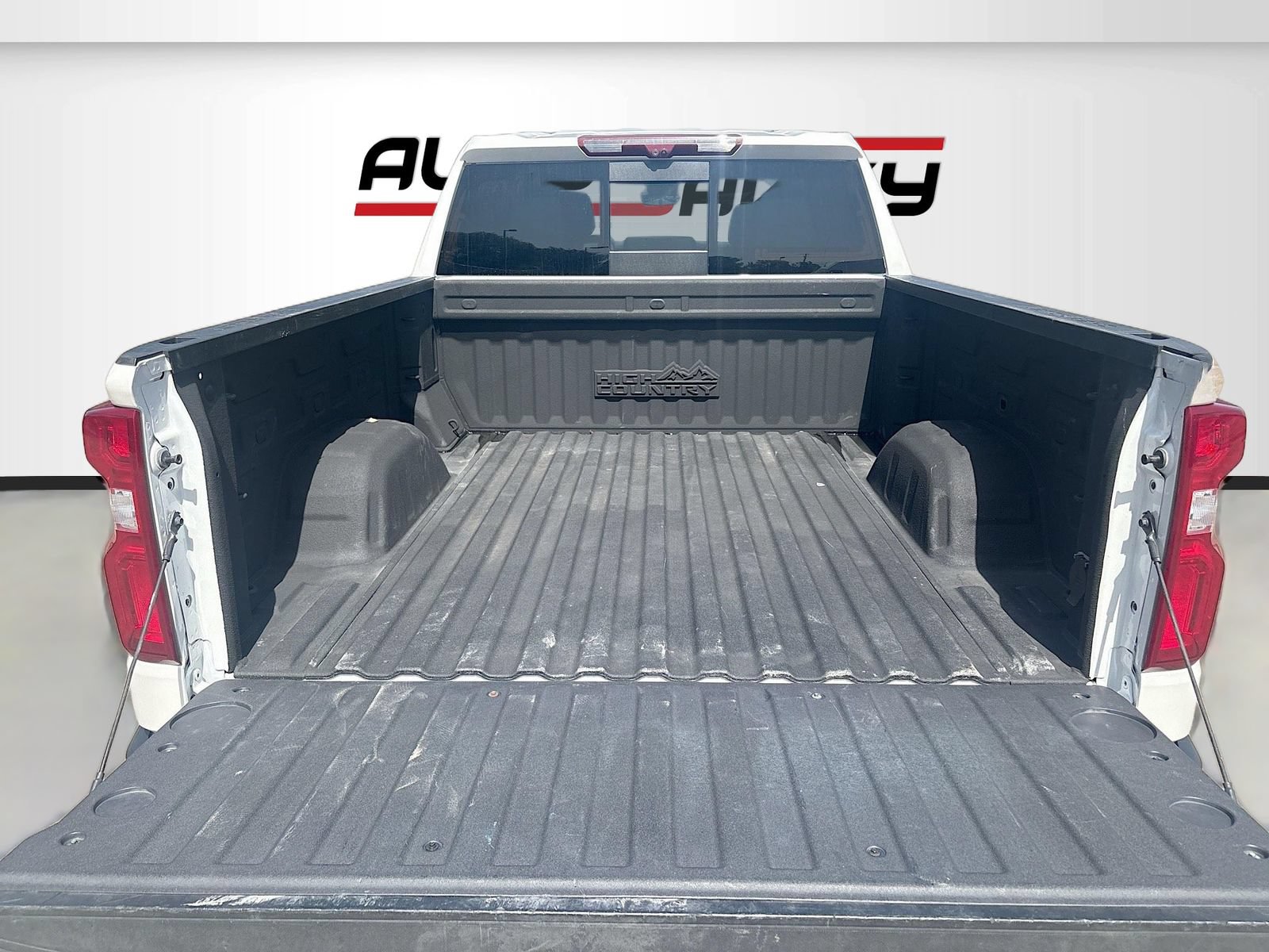 Used 2024 Chevrolet Silverado 1500 High Country w/ Technology Package AWD/4WD image 27