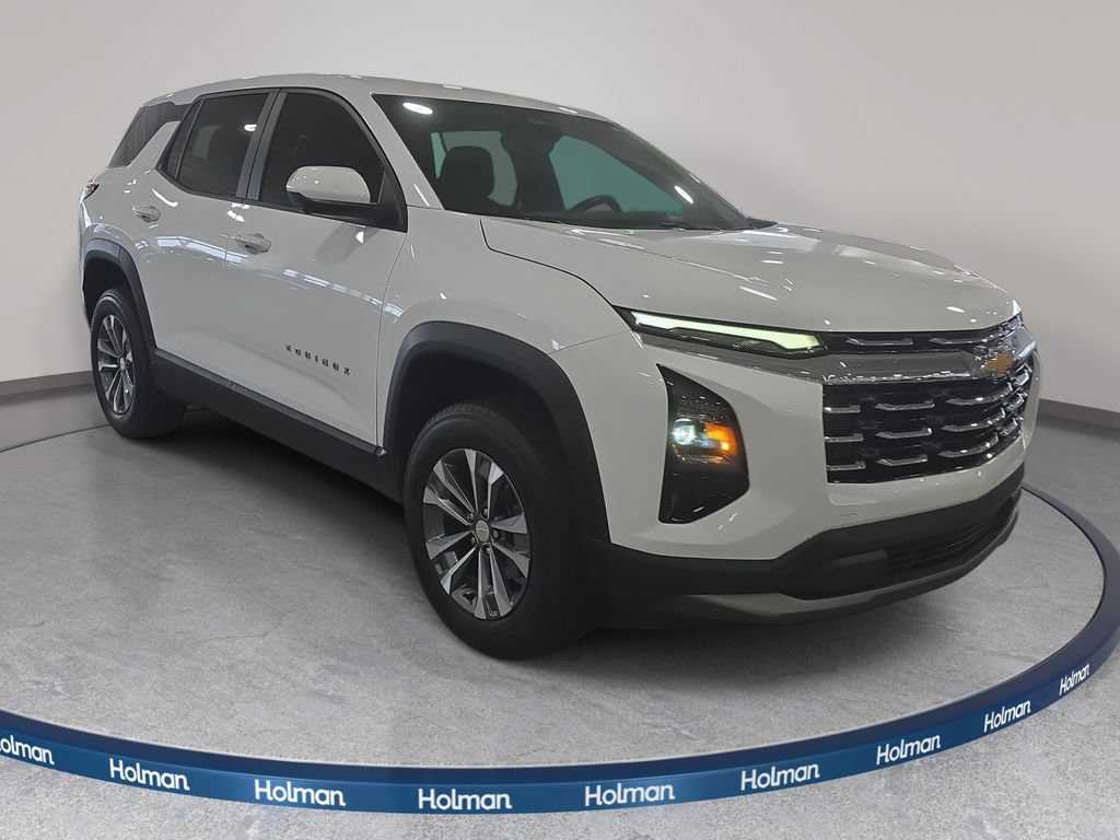 Used 2025 Chevrolet Equinox LT w/ Safety and Technology Package FWD image 4
