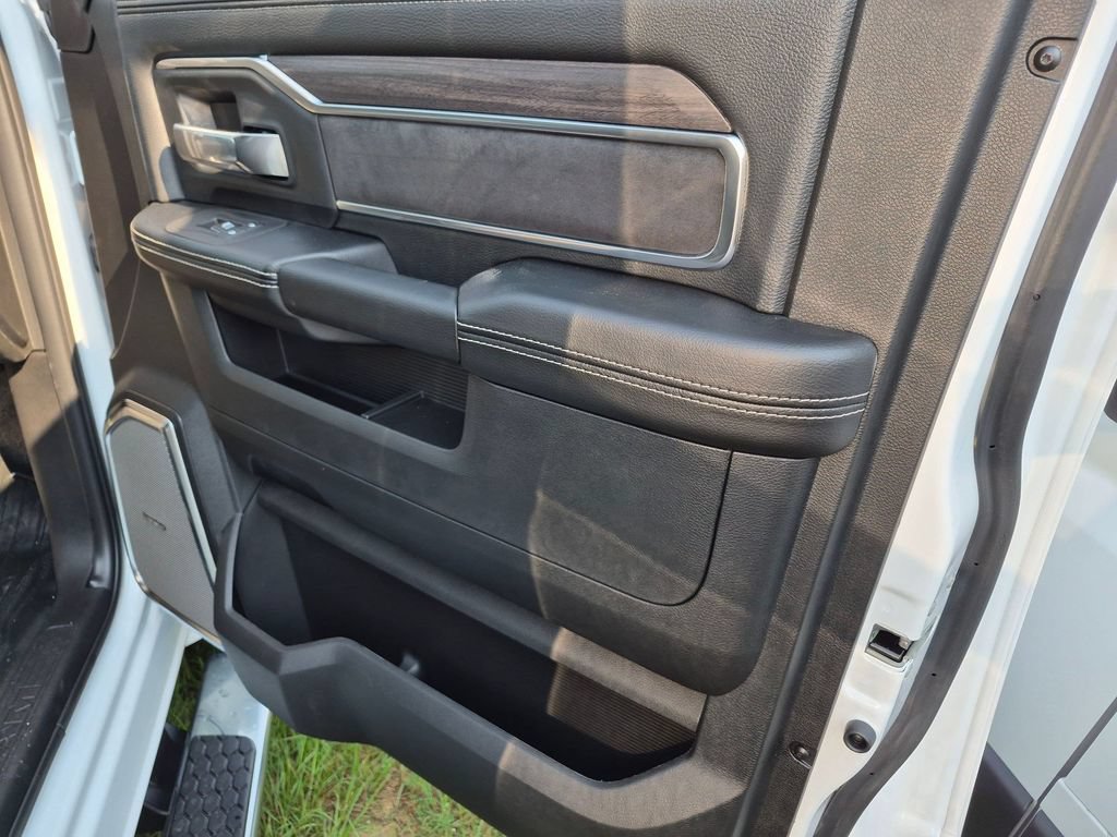 New 2026 RAM 5500 4x4 Crew Cab w/ Laramie Trim Package image 28