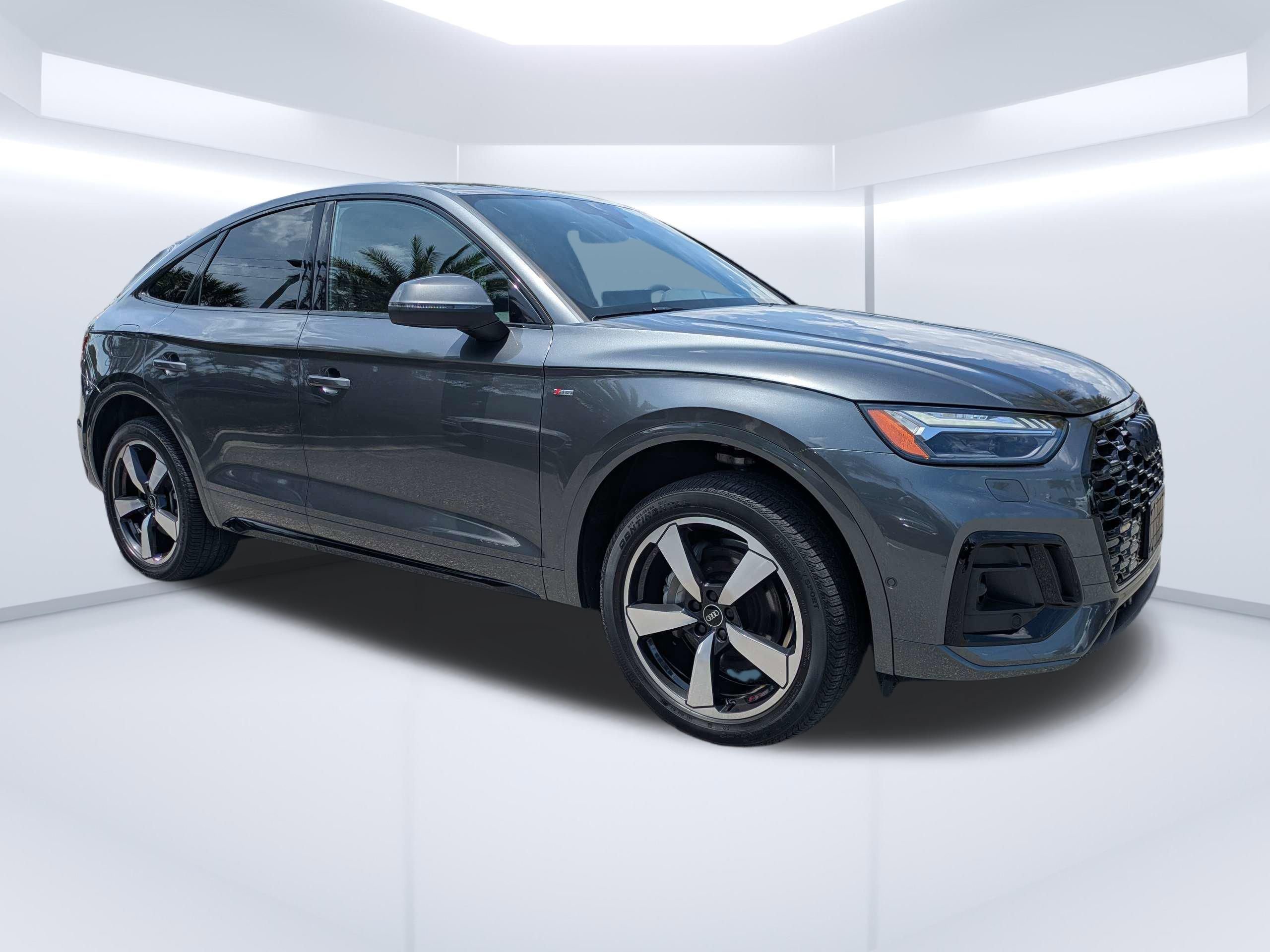 Certified 2022 Audi Q5 2.0T Prestige AWD/4WD image 1