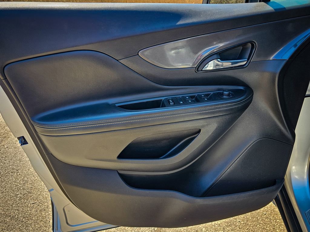 Used 2018 Buick Encore Preferred w/ Experience Buick Package image 9