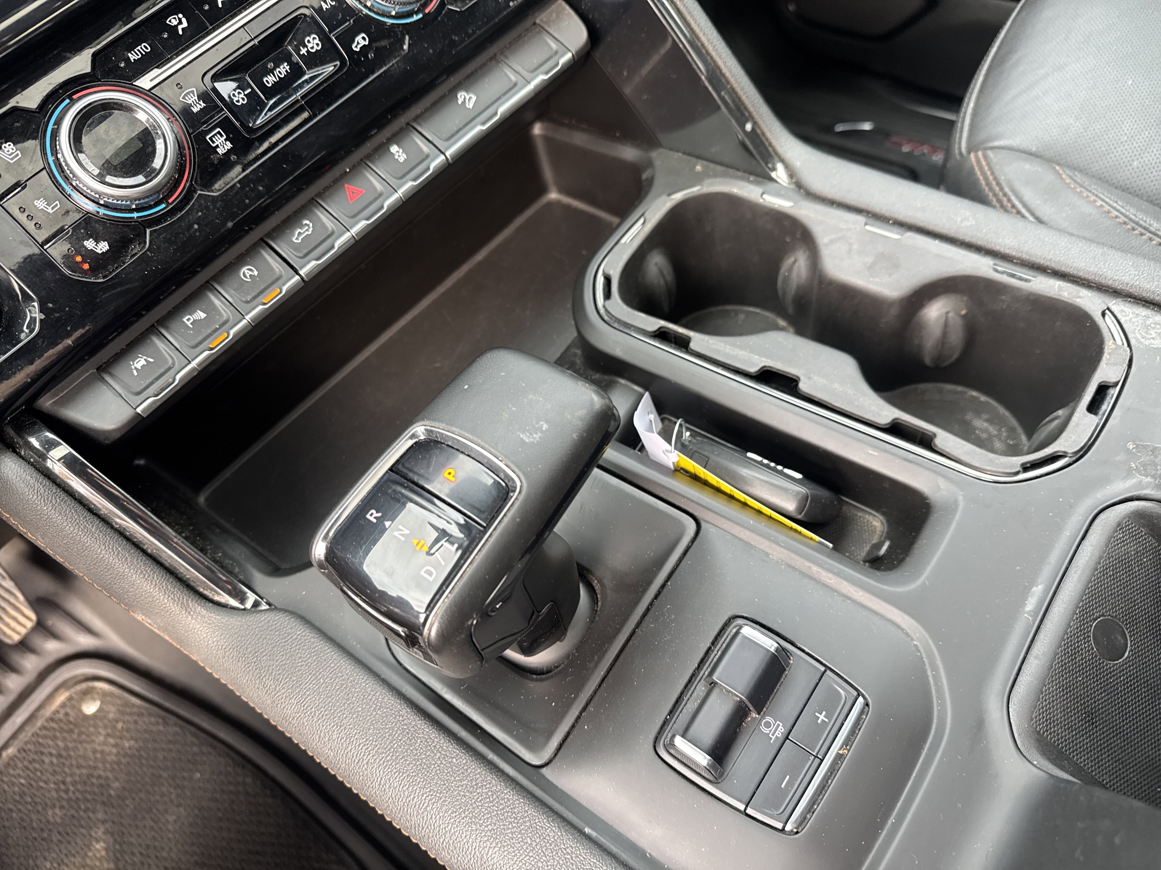 Used 2024 GMC Sierra 1500 AT4 w/ AT4 Preferred Package image 24