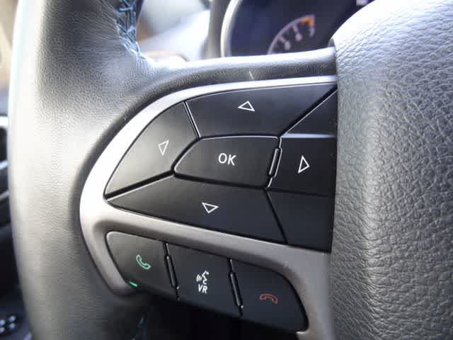 Used 2019 Jeep Grand Cherokee Laredo RWD image 18