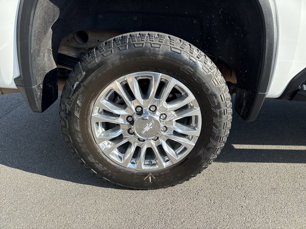 Used 2020 Chevrolet Silverado 2500 High Country w/ Z71 Off-Road Package image 9