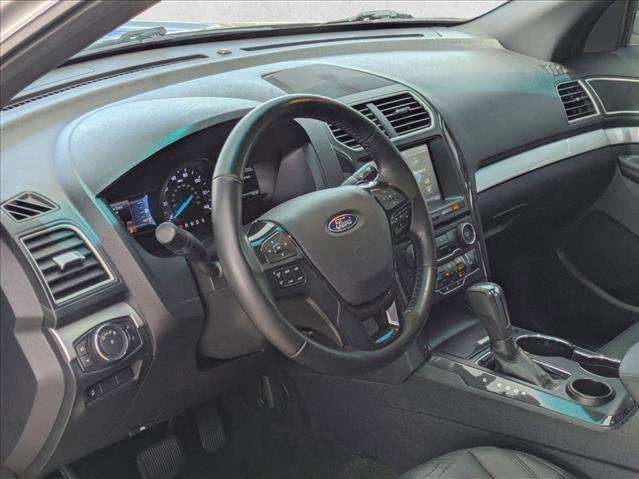 Used 2016 Ford Explorer XLT w/ Equipment Group 202A FWD image 11