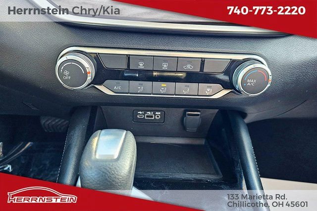 Used 2023 Nissan Altima 2.5 SV image 8