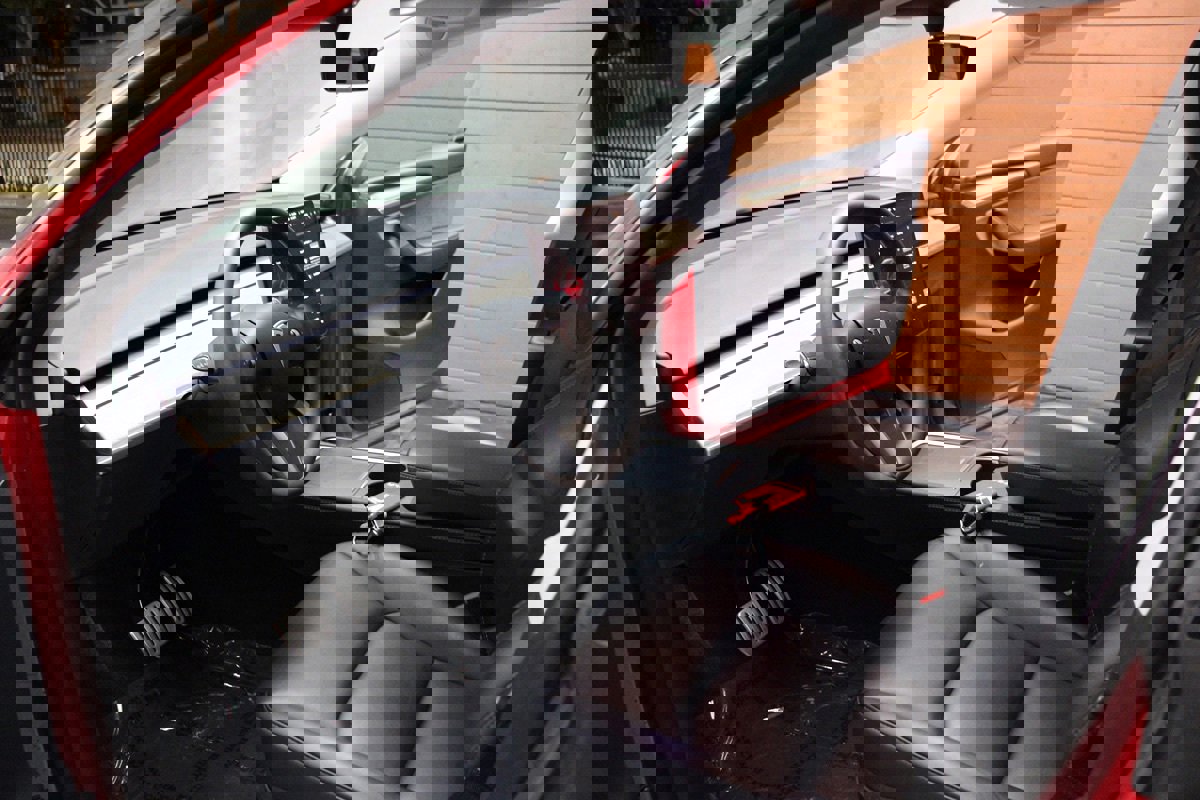 Used 2023 Tesla Model Y Performance image 11