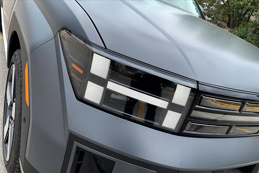 Used 2025 Hyundai Santa Fe Limited image 30