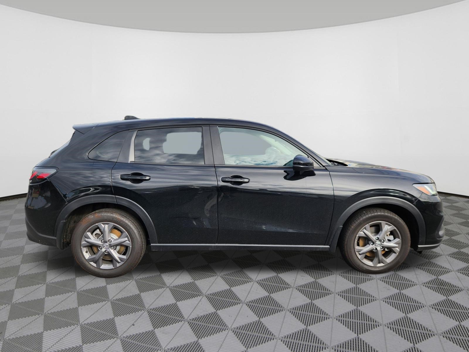 Used 2027 Honda HR-V LX image 6