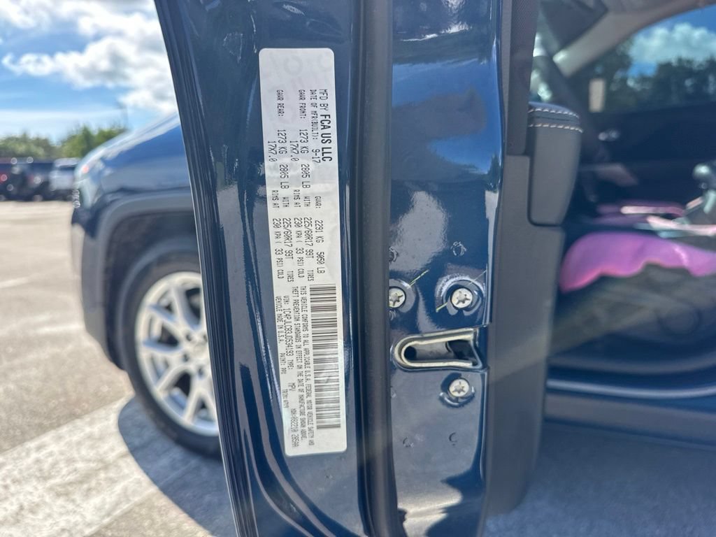 Used 2018 Jeep Cherokee Latitude FWD image 14