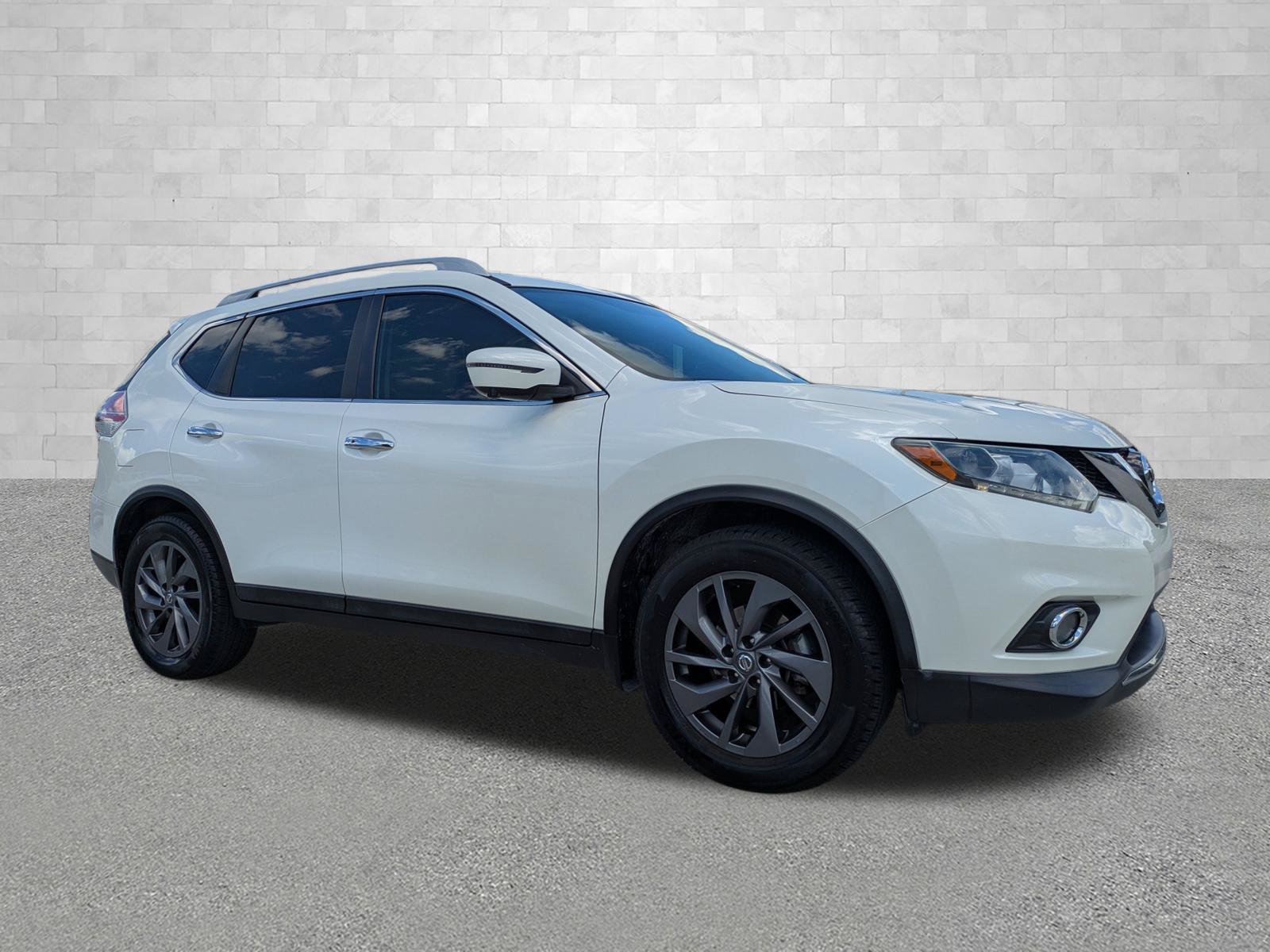 Used 2016 Nissan Rogue SL w/ SL Premium Package