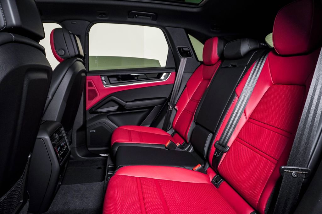 New 2026 Porsche Cayenne image 17